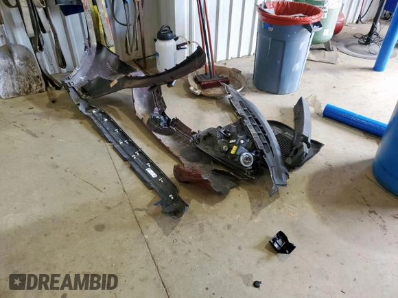2018 Toyota RAV4 XLE с VIN 2T3WFREV0JW416077, выставлен на аукционе Copart как лот 62170165 с пробегом 171 281 миль миль и Списание • Salvage title. История ставок и продаж доступна на DreamBid. Изображение 13.