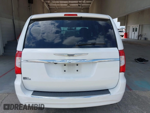 2016 Chrysler Town & Country Touring with VIN 2C4RC1BG5GR149731, listed as a IAAI auction lot 42127879 with 224,631 mi miles. Bid and sale history available at carsss.com. Image 17.