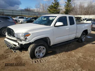 2022 Toyota Tacoma SR z VIN 3TYRX5GN7NT053790, wystawiony jako Copart lot #82523494 z przebiegiem 44 362 mil mil oraz Nie do naprawy • Non repairable. Historia ofert i sprzedaży dostępna na DreamBid. Obrazek 1.