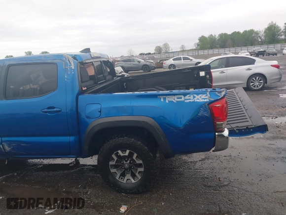 2017 Toyota Tacoma SR5 with VIN 5TFCZ5AN5HX104657, listed as a IAAI auction lot 41937797 with 116,320 mi miles and . Bid and sale history available at carsss.com. Image 20.
