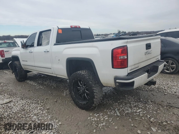 2015 GMC Sierra 2500HD Denali z VIN 1GT120E82FF160609, wystawiony jako Copart lot #47229375 z przebiegiem Nie podano mil oraz Czysty tytuł • Clean title. Historia ofert i sprzedaży dostępna na DreamBid. Obrazek 2.
