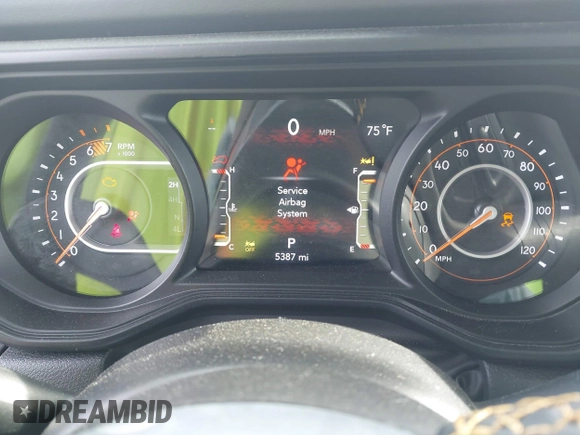 2025 Jeep Wrangler Sahara with VIN 1C4PJXEN5SW525130, listed as a IAAI auction lot 42174096 with 5,387 mi miles and . Bid and sale history available at DreamBid. Image 7.
