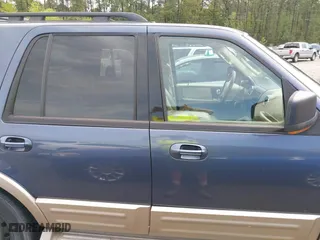 2005 Ford Expedition Eddie Bauer with VIN 1FMPU17555LB13549, listed as a IAAI auction lot 41869759 with 119,851 mi miles. Bid and sale history available at carsss.com. Image 14.