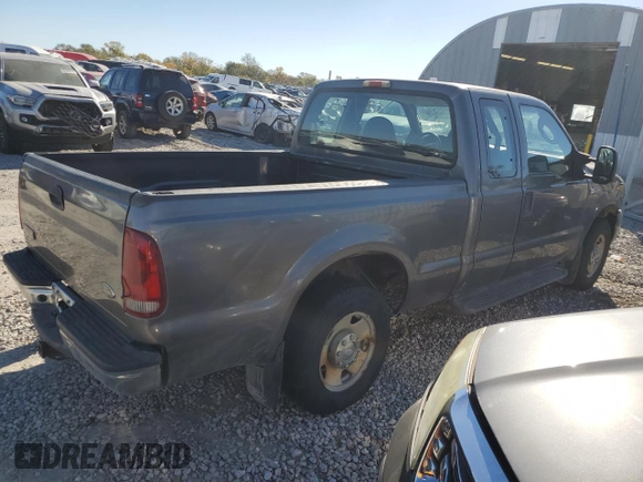 2005 Ford F-250 XL with VIN 1FTNX20575EC72208, listed as a Copart auction lot 80670874 with 215,484 mi miles and Salvage title. Bid and sale history available at DreamBid. Image 3.