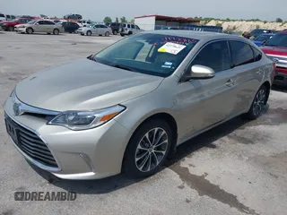 2018 Toyota Avalon Hybrid XLE Plus z VIN 4T1BD1EB5JU060570, wystawiony jako IAAI lot #42270625 z przebiegiem 100 010 mil mil oraz . Historia ofert i sprzedaży dostępna na DreamBid. Obrazek 18.