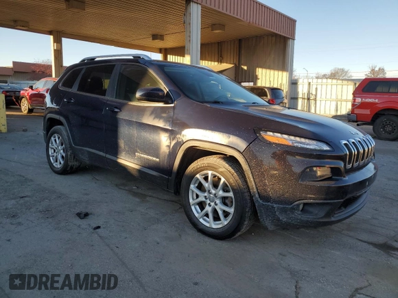 2014 Jeep Cherokee Latitude z VIN 1C4PJLCS2EW168480, wystawiony jako Copart lot #83882874 z przebiegiem 176 420 mil mil oraz Szkoda całkowita • Salvage title. Historia ofert i sprzedaży dostępna na DreamBid. Obrazek 4.