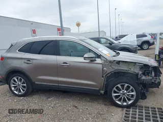 2017 Lincoln MKC Select with VIN 5LMCJ2C92HUL34916, listed as a IAAI auction lot 42024355 with 34,242 mi miles and . Bid and sale history available at DreamBid. Image 14.
