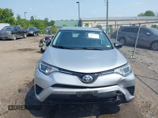 2018 Toyota RAV4 LE с VIN 2T3BFREV9JW854823, выставлен на аукционе IAAI как лот 42424764 с пробегом 48 727 миль миль и . История ставок и продаж доступна на DreamBid. Изображение 13.