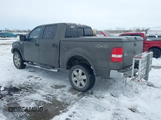 2008 Ford F-150 XLT z VIN 1FTPW14V18FB71129, wystawiony jako IAAI lot #41252246 z przebiegiem 282 129 mil mil oraz . Historia ofert i sprzedaży dostępna na DreamBid. Obrazek 3.