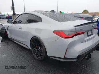 2023 BMW M4 Competition xDrive с VIN WBS43AZ00PCM16326, выставлен на аукционе IAAI как лот 42153872 с пробегом 10 165 миль миль и . История ставок и продаж доступна на DreamBid. Изображение 3.