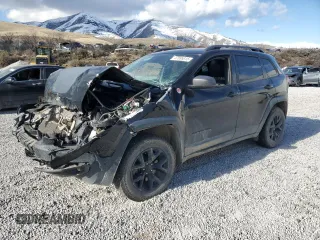 2018 Jeep Cherokee Trailhawk with VIN 1C4PJMBX3JD526372, listed as a Copart auction lot 47895315 with 90,505 mi miles and Salvage Title. Bid and sale history available at carsss.com. Image 1.