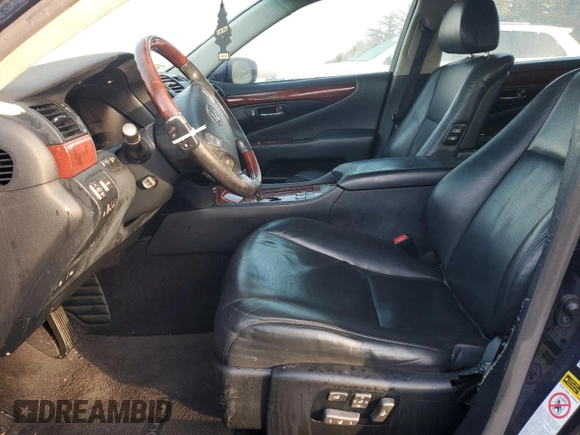 2008 Lexus LS 460 L with VIN JTHGL46F685025376, listed as a Copart auction lot 43646575 with 230,701 mi miles and Clean title. Bid and sale history available at DreamBid. Image 6.