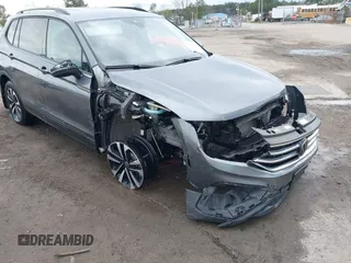 2024 Volkswagen Tiguan S z VIN 3VVRB7AX8RM111008, wystawiony jako IAAI lot #41857646 z przebiegiem 23 099 mil mil oraz . Historia ofert i sprzedaży dostępna na DreamBid. Obrazek 6.