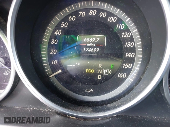 2014 Mercedes-Benz E-Class E 350 Luxury with VIN WDDHF8JB7EB069253, listed as a IAAI auction lot 41571265 with 174,699 mi miles. Bid and sale history available at carsss.com. Image 15.