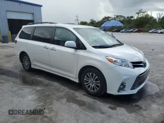 2018 Toyota Sienna XLE Auto Access Seat with VIN 5TDYZ3DC7JS962051, listed as a Copart auction lot 63115935 with 67,253 mi miles and Salvage title. Bid and sale history available at DreamBid. Image 4.