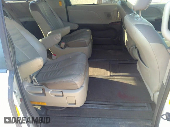 2014 Toyota Sienna XLE with VIN 5TDYK3DC3ES491381, listed as a IAAI auction lot 41803362 with 253,940 mi miles. Bid and sale history available at carsss.com. Image 8.