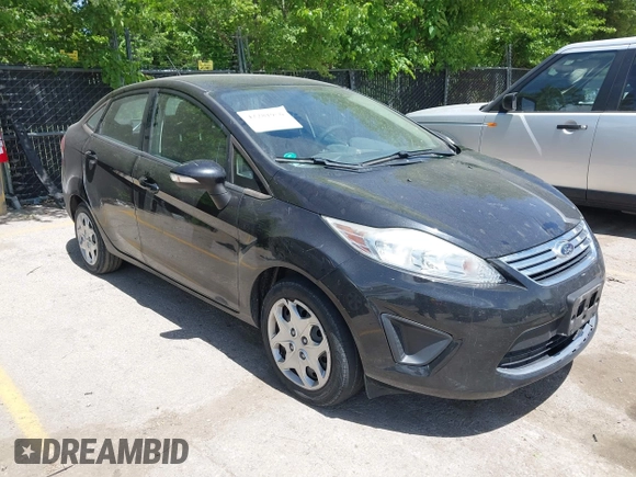 2013 Ford Fiesta SE z VIN 3FADP4BJ7DM144261, wystawiony jako IAAI lot #42281950 z przebiegiem 149 437 mil mil oraz . Historia ofert i sprzedaży dostępna na DreamBid. Obrazek 1.