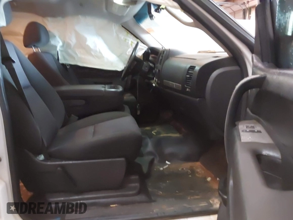 2011 Chevrolet Silverado 1500 LT with VIN 3GCPKSE34BG310982, listed as a IAAI auction lot 41053374 with 278,024 mi miles. Bid and sale history available at carsss.com. Image 5.