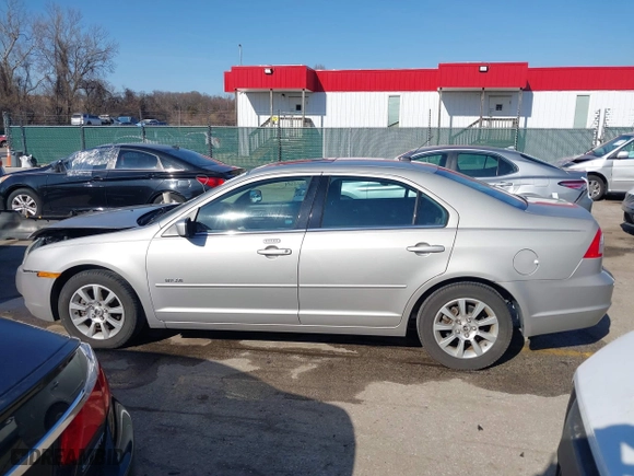 2008 Mercury Milan with VIN 3MEHM07Z58R633485, listed as a IAAI auction lot 41764314 with 60,842 mi miles. Bid and sale history available at carsss.com. Image 14.