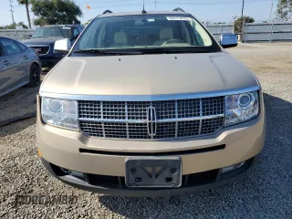 2007 Lincoln MKX z VIN 2LMDU68C97BJ06964, wystawiony jako Copart lot #55771815 z przebiegiem 89 271 mil mil oraz Szkoda całkowita • Salvage title. Historia ofert i sprzedaży dostępna na DreamBid. Obrazek 5.