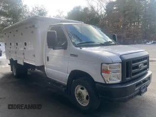 2018 Ford Econoline Commercial with VIN 1FDXE4FS4JDC33224, listed as a Copart auction lot 44239625 with 148,517 mi miles and Clean Title. Bid and sale history available at carsss.com. Image 1.