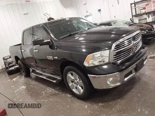 2015 Ram 1500 Big Horn z VIN 1C6RR7LT9FS773727, wystawiony jako IAAI lot #42335675 z przebiegiem 90 393 mil mil oraz . Historia ofert i sprzedaży dostępna na DreamBid. Obrazek 1.