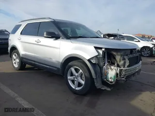 2019 Ford Explorer XLT with VIN 1FM5K7DHXKGA09853, listed as a IAAI auction lot 41597540 with 109,726 mi miles. Bid and sale history available at carsss.com. Image 1.