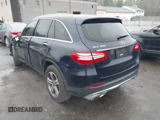 2019 Mercedes-Benz GLC 300 z VIN WDC0G4KB6KF667330, wystawiony jako IAAI lot #41963856 z przebiegiem 96 865 mil mil oraz . Historia ofert i sprzedaży dostępna na DreamBid. Obrazek 3.