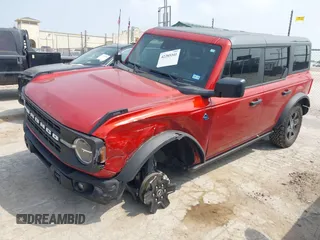 2024 Ford Bronco z VIN 1FMEE1BP8RLA06515, wystawiony jako IAAI lot #42285341 z przebiegiem 17 102 mil mil oraz . Historia ofert i sprzedaży dostępna na DreamBid. Obrazek 18.