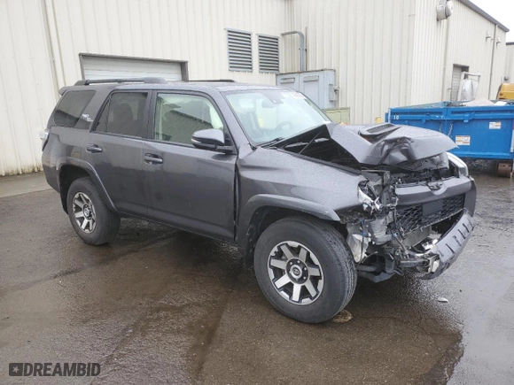 2022 Toyota 4Runner TRD Off Road Premium with VIN JTERU5JRXN6024912, listed as a Copart auction lot 45607305 with 40,644 mi miles and Salvage Title. Bid and sale history available at carsss.com. Image 4.