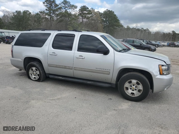 2013 Chevrolet Suburban LT with VIN 1GNSKJE71DR255408, listed as a Copart auction lot 49067405 with 130,081 mi miles and Salvage Title. Bid and sale history available at carsss.com. Image 4.