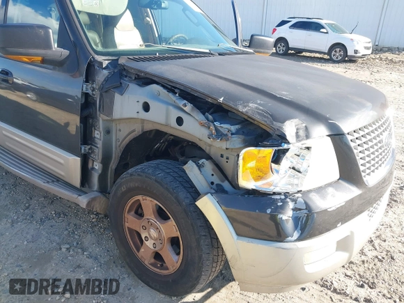 2006 Ford Expedition Eddie Bauer with VIN 1FMFU17516LA09167, listed as a IAAI auction lot 41217226 with 199,761 mi miles. Bid and sale history available at carsss.com. Image 6.