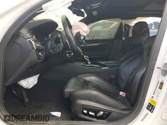 2019 BMW M5 z VIN WBSJF0C50KB448040, wystawiony jako Copart lot #54800055 z przebiegiem Nie podano mil oraz Czysty tytuł • Clean title. Historia ofert i sprzedaży dostępna na DreamBid. Obrazek 7.