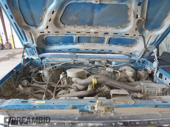 1992 Ford F-150 with VIN 1FTEF14H3NP809819, listed as a IAAI auction lot 41931404 with 2,135,096 mi miles. Bid and sale history available at carsss.com. Image 10.