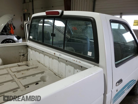 1994 Nissan Frontier с VIN 1N6SD11S5RC418985, выставлен на аукционе Copart как лот 43920315 с пробегом 134 122 миль миль и Списание • Salvage title. История ставок и продаж доступна на DreamBid. Изображение 10.