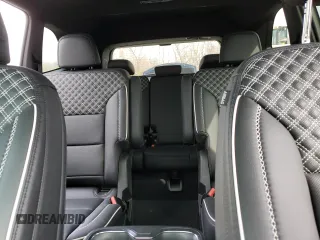 2024 GMC Acadia AWD Denali z VIN 1GKENRKS5RJ187208, wystawiony jako Copart lot #48330065 z przebiegiem 7 235 mil mil oraz Szkoda całkowita • Salvage title. Historia ofert i sprzedaży dostępna na DreamBid. Obrazek 10.