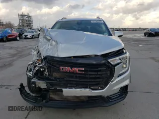 2022 GMC Terrain SLE z VIN 3GKALMEV9NL253730, wystawiony jako Copart lot #45146535 z przebiegiem Nie podano mil oraz Szkoda całkowita • Salvage title. Historia ofert i sprzedaży dostępna na DreamBid. Obrazek 5.