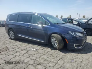 2018 Chrysler Pacifica Touring L z VIN 2C4RC1BG7JR353227, wystawiony jako Copart lot #55257335 z przebiegiem 90 697 mil mil oraz Szkoda całkowita • Salvage title. Historia ofert i sprzedaży dostępna na DreamBid. Obrazek 4.