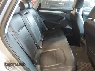 2013 Volkswagen Passat SE z VIN 1VWBP7A34DC024082, wystawiony jako IAAI lot #42308884 z przebiegiem 211 291 mil mil oraz . Historia ofert i sprzedaży dostępna na DreamBid. Obrazek 8.