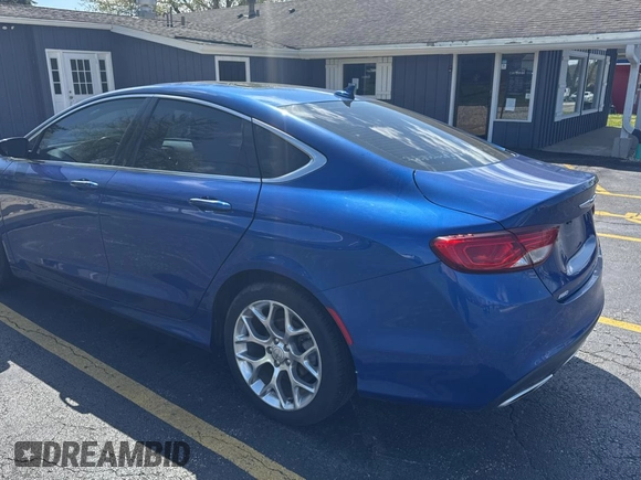 2015 Chrysler 200 C z VIN 1C3CCCEG6FN583251, wystawiony jako Copart lot #54969025 z przebiegiem 86 173 mil mil oraz Tytuł czysty. Historia ofert i sprzedaży dostępna na DreamBid. Obrazek 3.