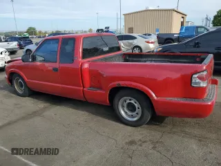 2000 GMC Sonoma SLS with VIN 1GTCS19W1Y8114591, listed as a Copart auction lot 70182694 with 182,093 mi miles and Salvage Title. Bid and sale history available at carsss.com. Image 2.
