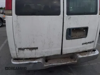 2000 Chevrolet City Express Cargo z VIN 1GAHG39J4Y1265384, wystawiony jako IAAI lot #42294326 z przebiegiem 200 891 mil mil oraz . Historia ofert i sprzedaży dostępna na DreamBid. Obrazek 6.