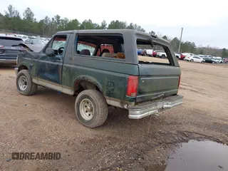 1996 Ford Bronco Custom with VIN 1FMEU15H4TLA86037, listed as a IAAI auction lot 41582668 with 1 mi miles. Bid and sale history available at carsss.com. Image 3.