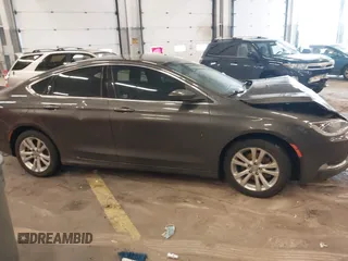 2015 Chrysler 200 Limited z VIN 1C3CCCAB5FN671783, wystawiony jako IAAI lot #41587636 z przebiegiem 95 968 mil mil oraz . Historia ofert i sprzedaży dostępna na DreamBid. Obrazek 13.