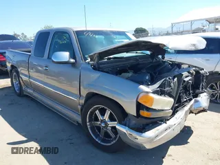 2000 GMC Sierra 1500 SLE z VIN 1GTEC19T6YZ331995, wystawiony jako IAAI lot #42218635 z przebiegiem 231 297 mil mil oraz . Historia ofert i sprzedaży dostępna na DreamBid. Obrazek 1.