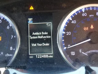 2018 Toyota Highlander LE with VIN 5TDZZRFH7JS250025, listed as a IAAI auction lot 42635985 with 122,488 mi miles and . Bid and sale history available at DreamBid. Image 16.