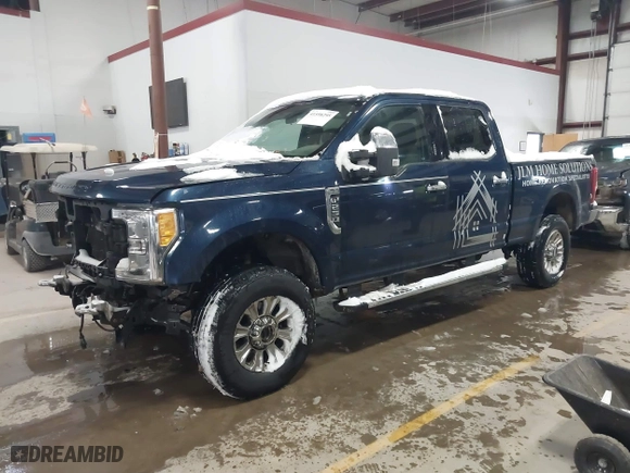 2017 Ford Super Duty F-250 SRW Lariat with VIN 1FT7W2B63HEF10061, listed as a IAAI auction lot 41558295 with 188,737 mi miles. Bid and sale history available at carsss.com. Image 21.