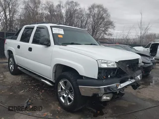 2005 Chevrolet Avalanche Z71 with VIN 3GNEK12Z65G200232, listed as a IAAI auction lot 41128043 with 173,874 mi miles. Bid and sale history available at carsss.com. Image 1.
