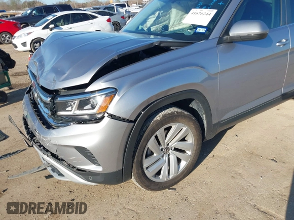 2022 Volkswagen Atlas 3.6L V6 SE w/Technology with VIN 1V2KR2CA3NC553471, listed as a IAAI auction lot 41676244 with 39,520 mi miles. Bid and sale history available at carsss.com. Image 6.