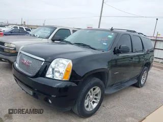 2009 GMC Yukon SLT w/4SA with VIN 1GKFC33J39R295065, listed as a IAAI auction lot 41514132 with 216,680 mi miles. Bid and sale history available at carsss.com. Image 17.